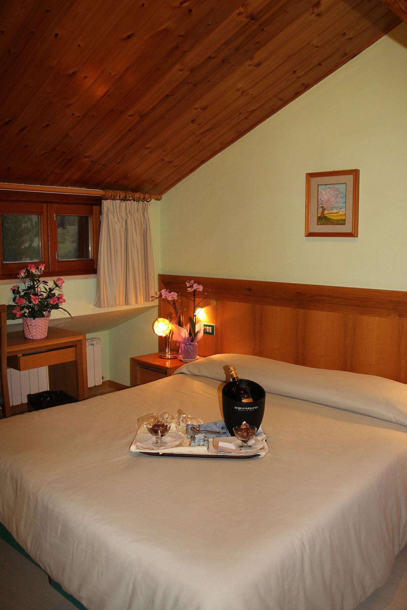 Hotel Orso Bianco เปสกัสเซโรลี ภายนอก รูปภาพ